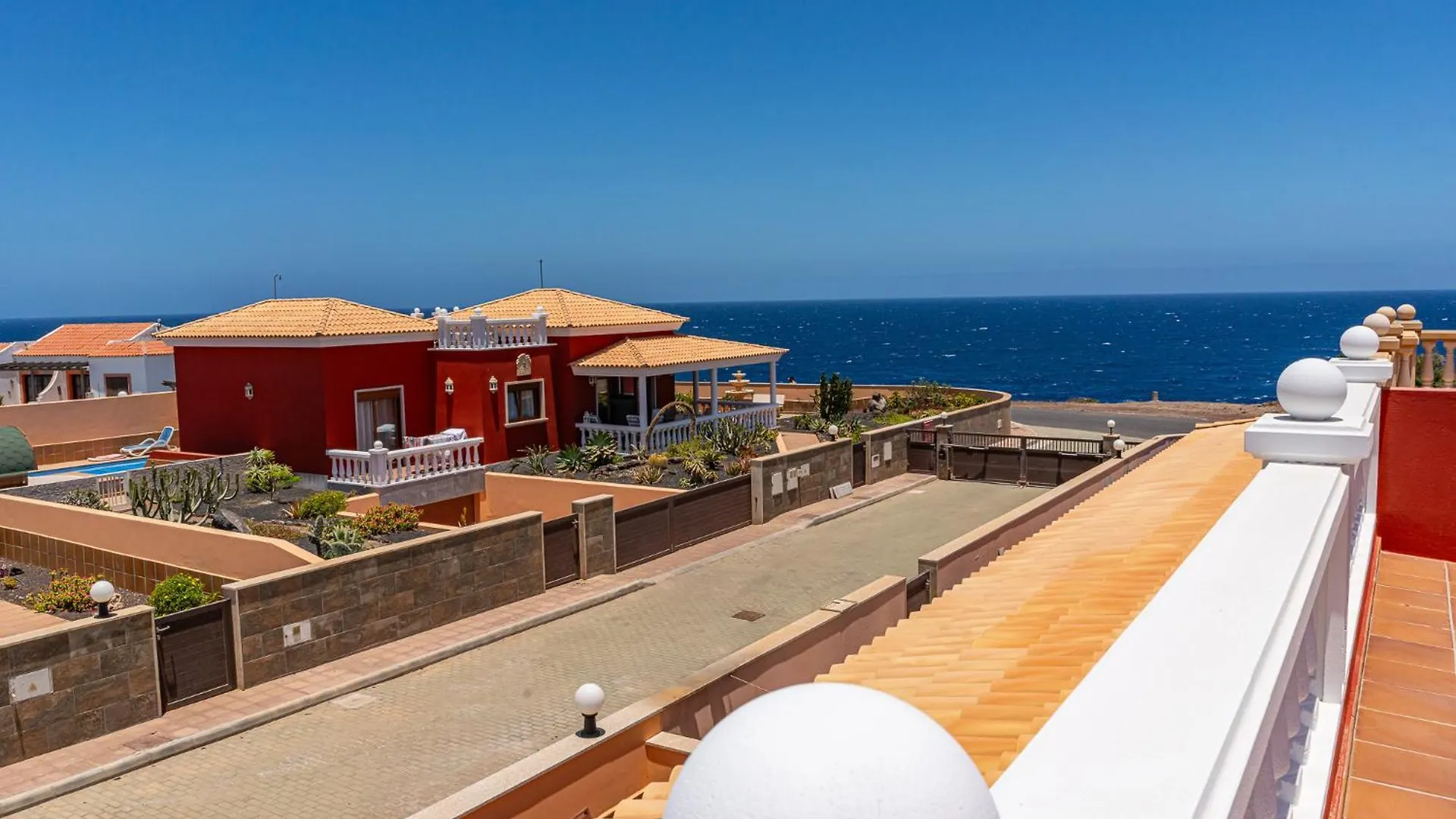 Villa Oceana - Cliffside Retreat Costa De Antigua