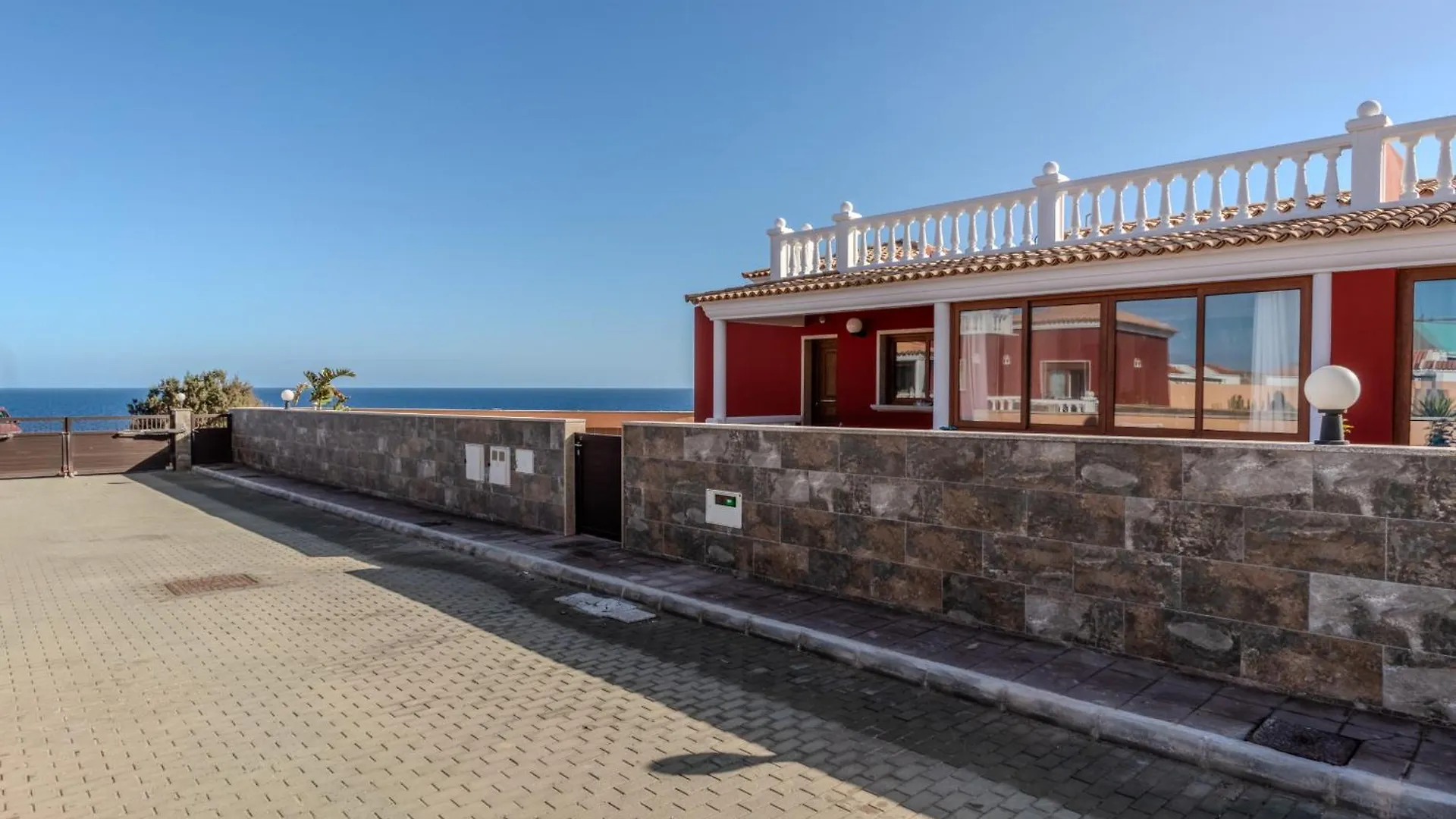 Villa Oceana - Cliffside Retreat Costa De Antigua